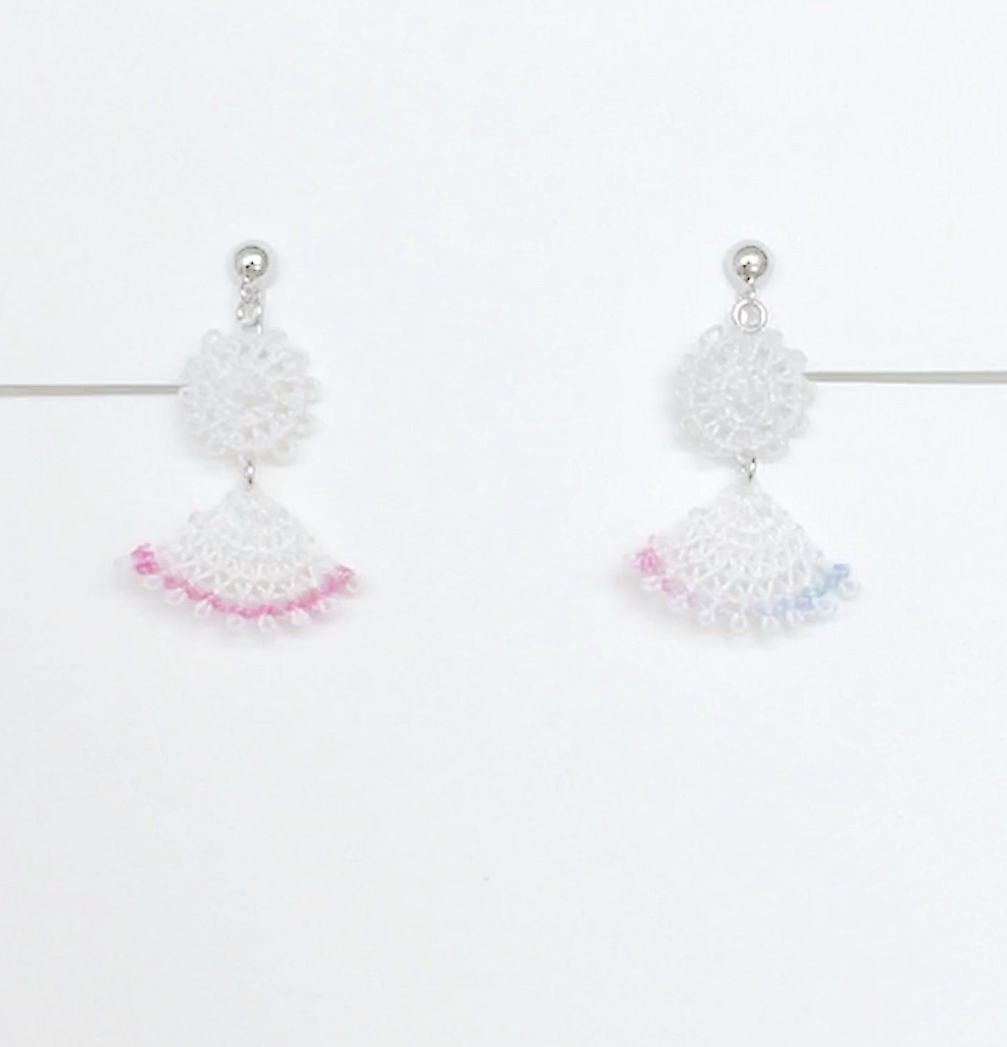 商品番号061 itoboiシリーズ『綿菓子の夢』扇グラデーション