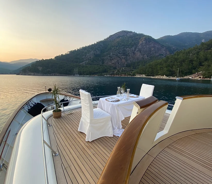 JURA II Foredeck