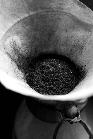 V60 Pourover Coffee Bloom