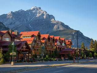 Corporate Retreats in Banff & Canmore: Shuttle and Charter Bus Planning