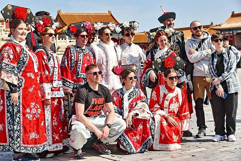 Turismo en China: crece la llegada de extranjeros y las entradas sin visa alcanzan niveles récord en 2026