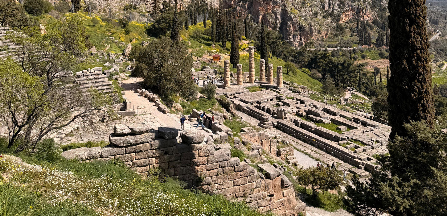 Site archéologique de Delphes, voyage en Grèce avec Philippe Guillemant
