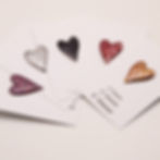 Pin's Love en forme de coeurs 5 couleurs pailletées