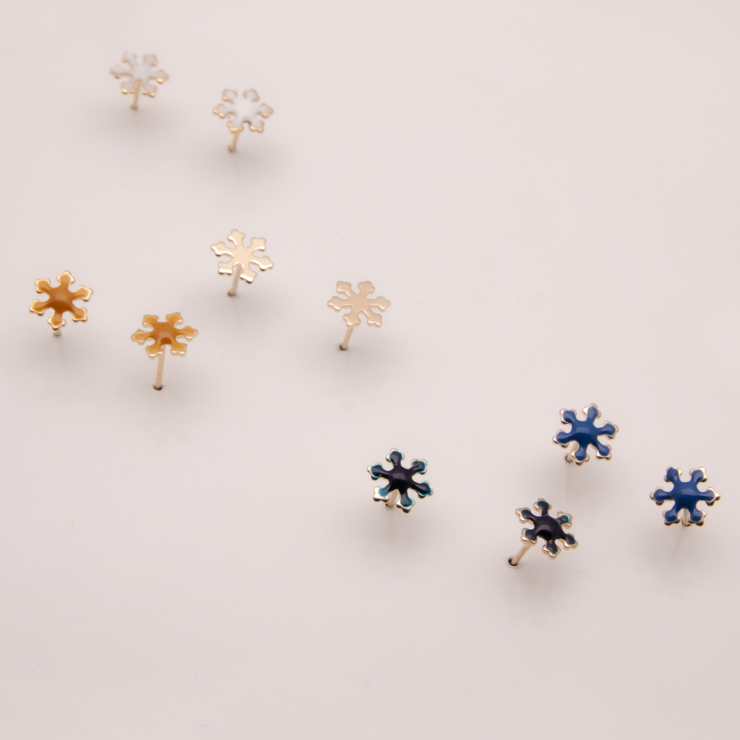 ADORABLE Nail Snowflakes