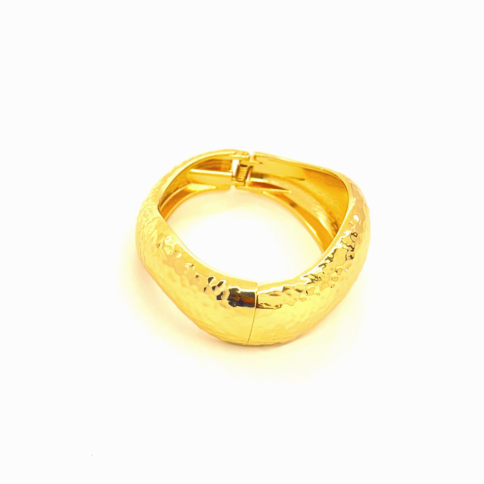Thumbnail: IRREGULAR CIRCLE TEXTURED BRACELET CUFF GOLDEN