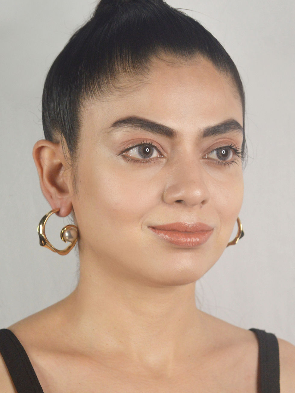 Thumbnail: GOLDEN  SPIRAL SEASHELL PEARL EARRINGS