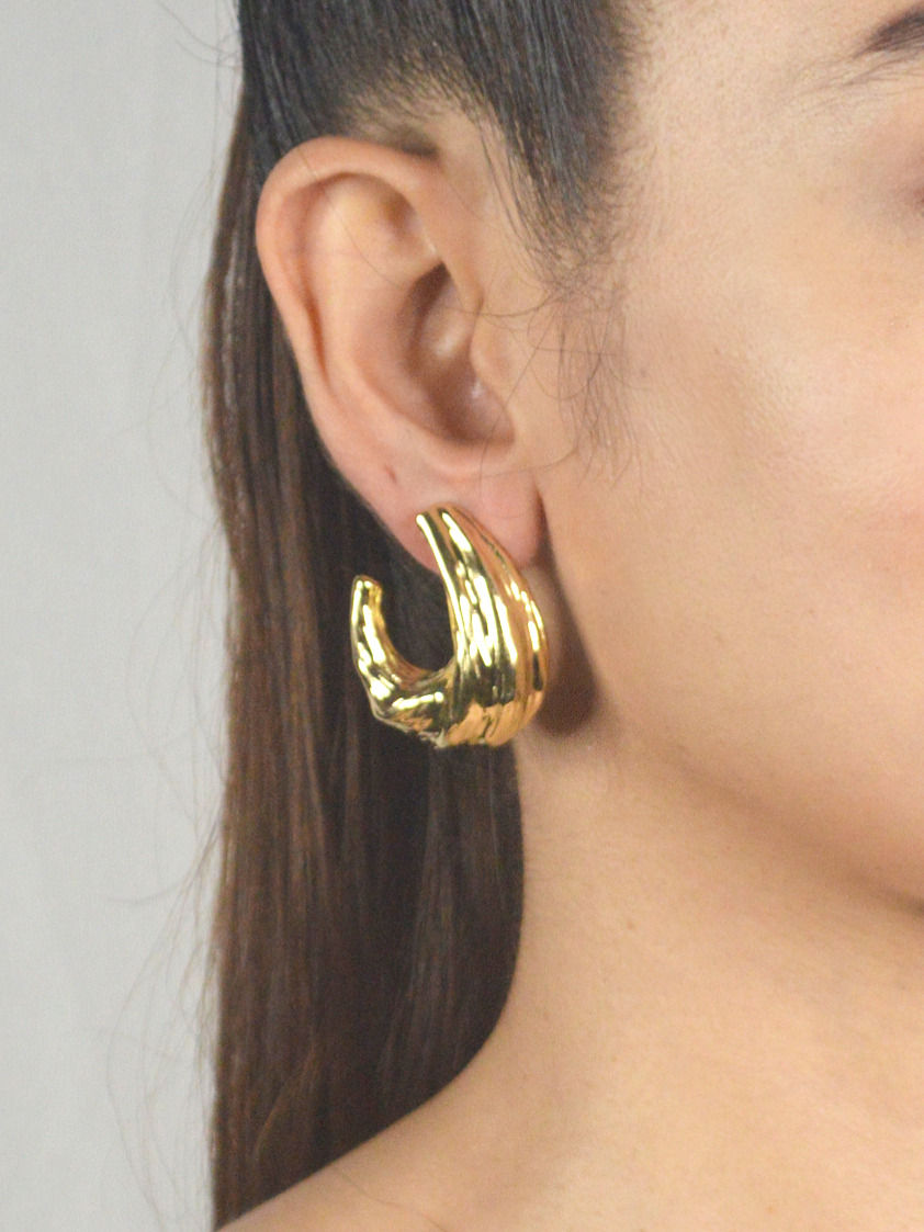 Thumbnail: GOLDEN TEXTURED LINE SMALL HOOP EARRINGS