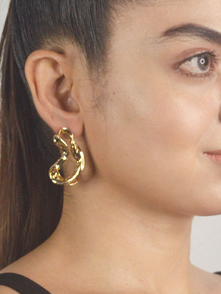 Thumbnail: DISTORTED HOOP GOLDEN EARRINGS