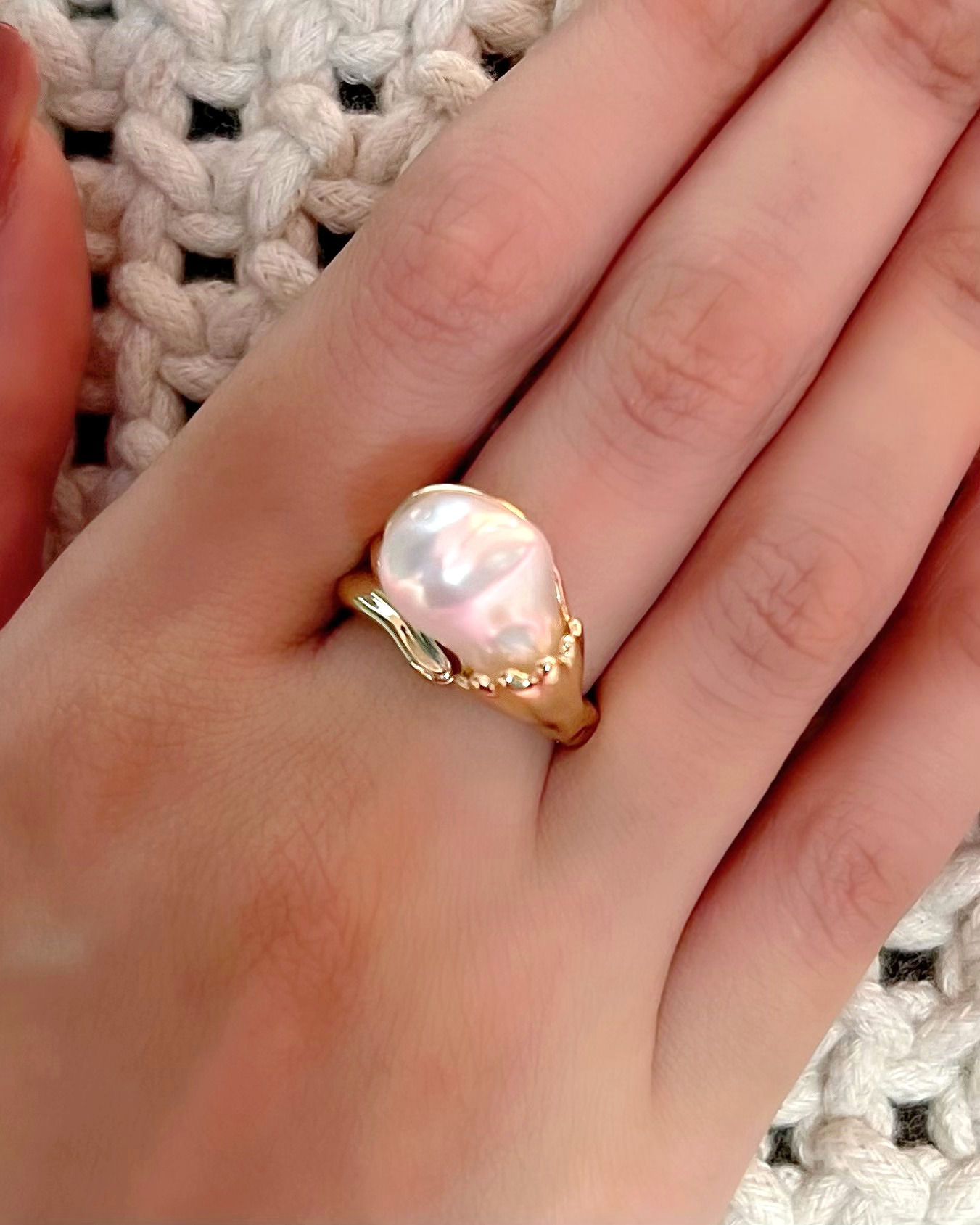 Flower bud pearl golden stainless steel ring