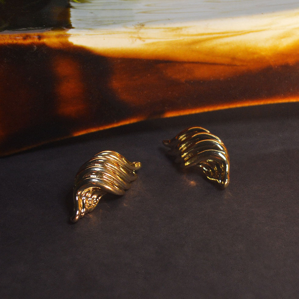 Thumbnail: SEA SHELL GOLDEN EARRINGS