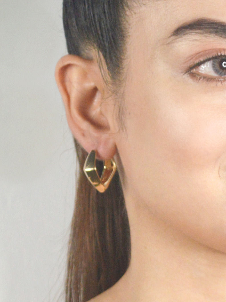 Thumbnail: GOLDEN V HOOPS