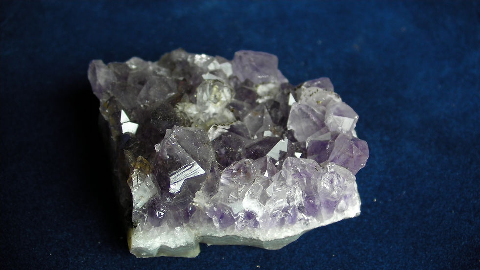 Thumbnail: AMYTHEST NATURAL CRYSTAL CLUSTER