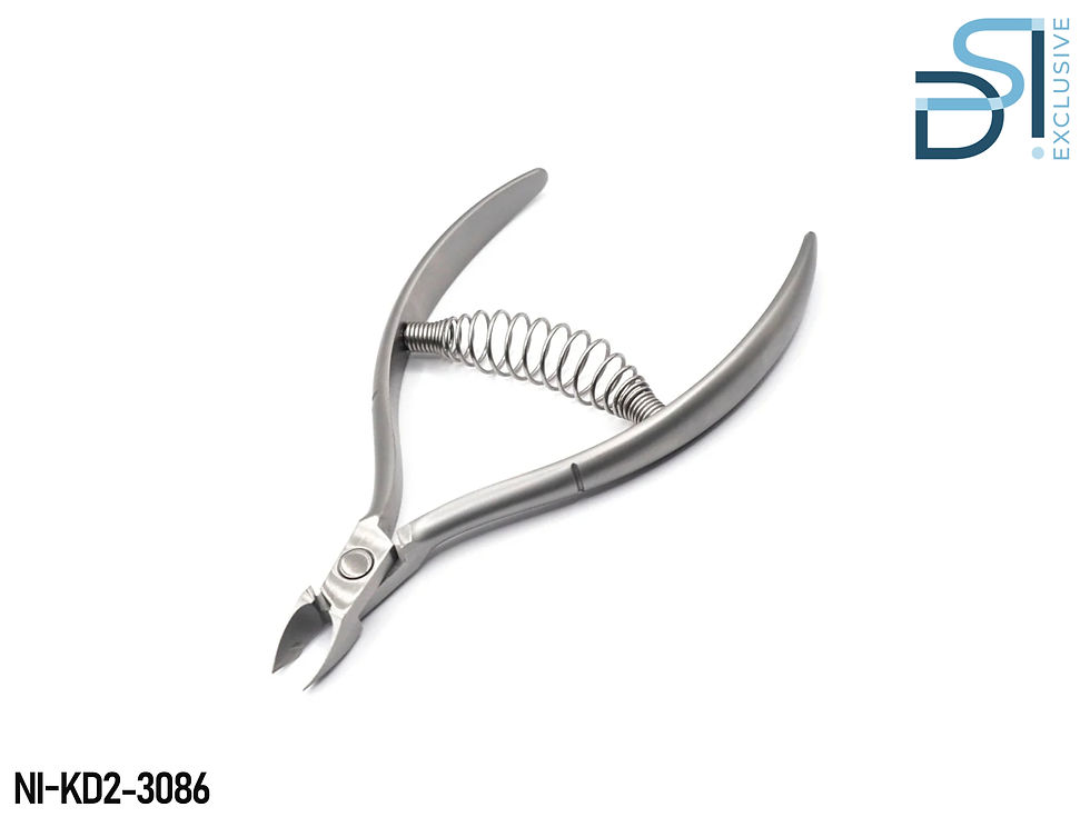 צבתית מקצועית לקוטיקולה DSI Exclusive עם להב 7 מ״מ חד ומדויק, צבתית למניקור רוסי והסרת קוטיקולה ועור סביב הציפורן