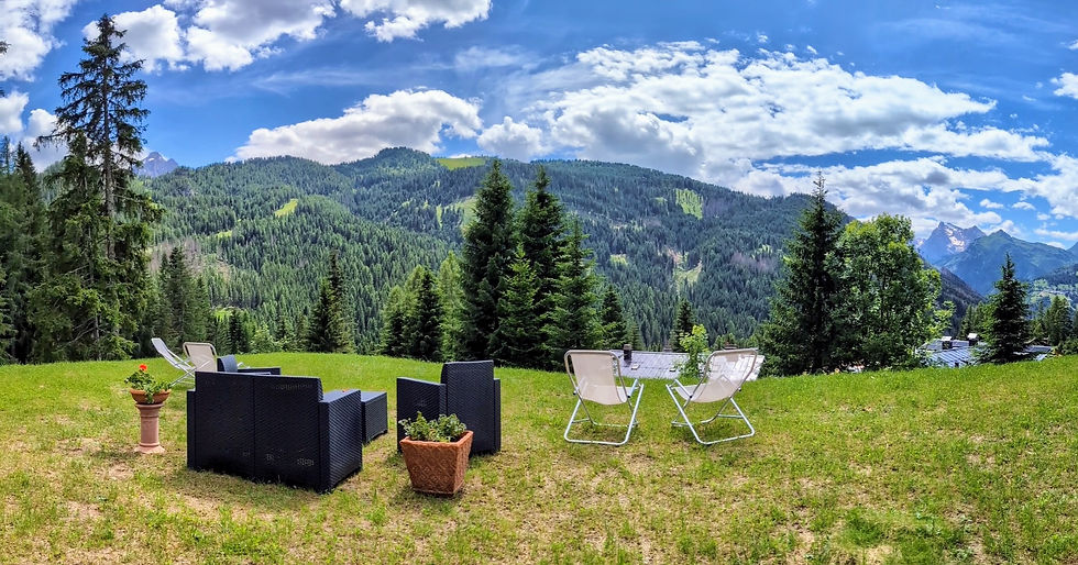 Hotel Ca' del Bosco SElva di Cadore zona relax con vista civetta marmolada fertazza