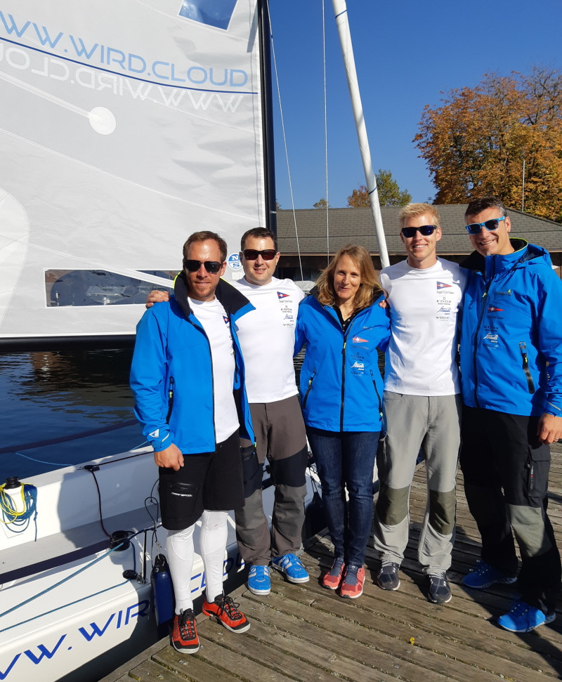 Die stolze J70 Crew des SCC Cham vor dem brandneuen Rennboot