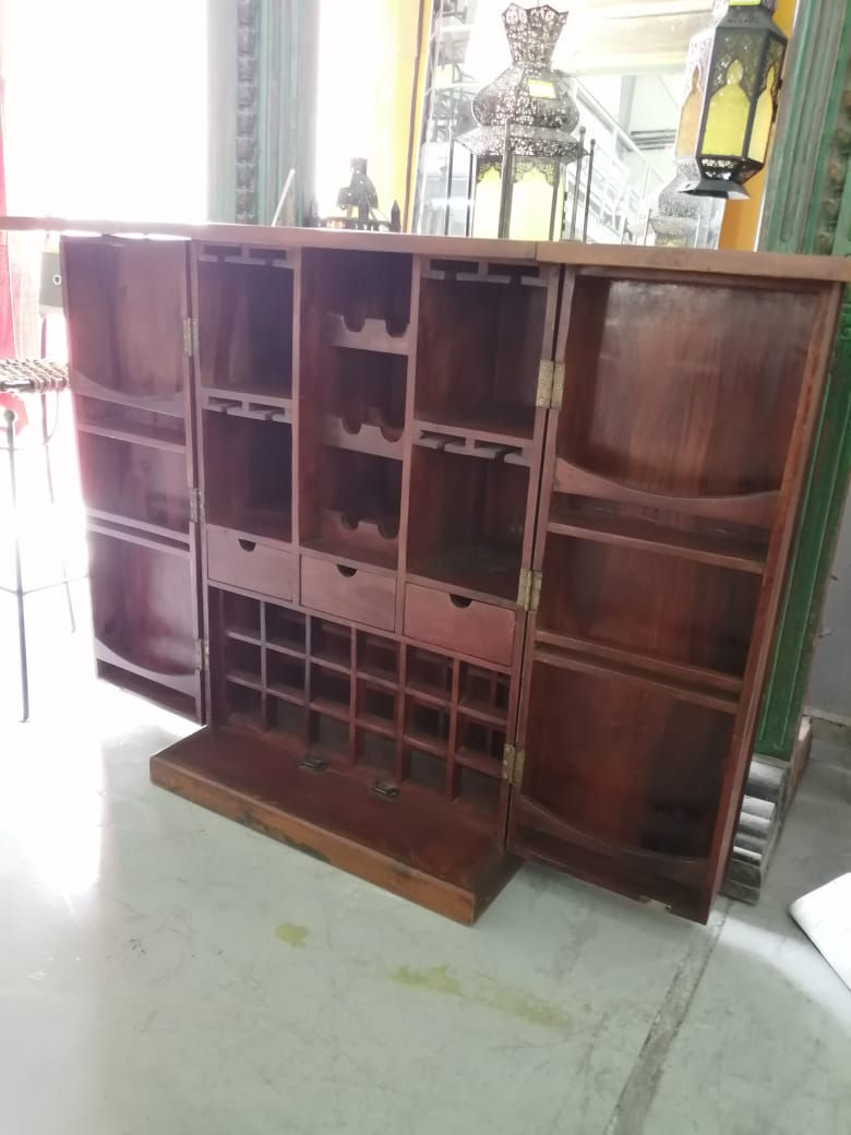 WOODEN BAR