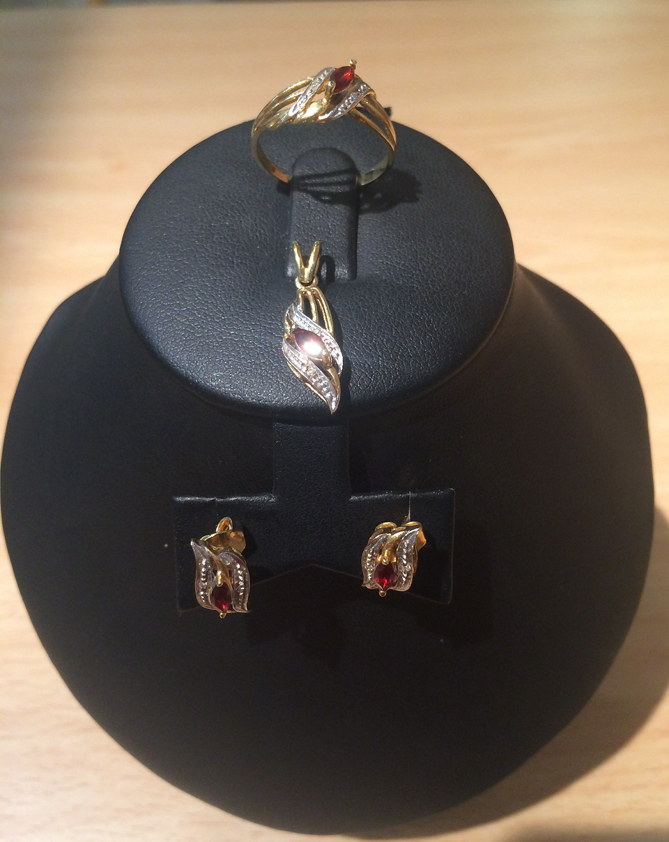 PENDANT,RING AND EARINGS 6.63 GRMS