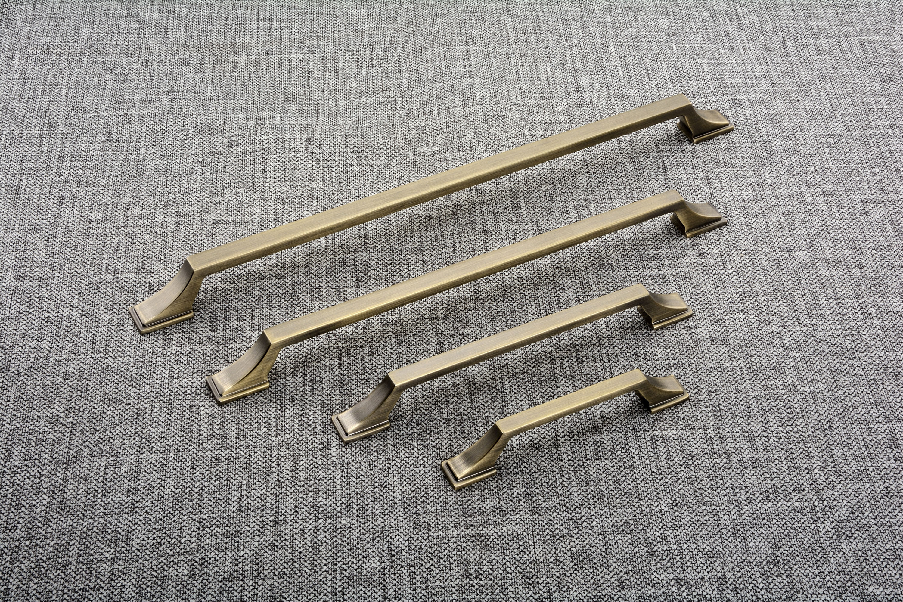 ICH-104 Cabinet Handle