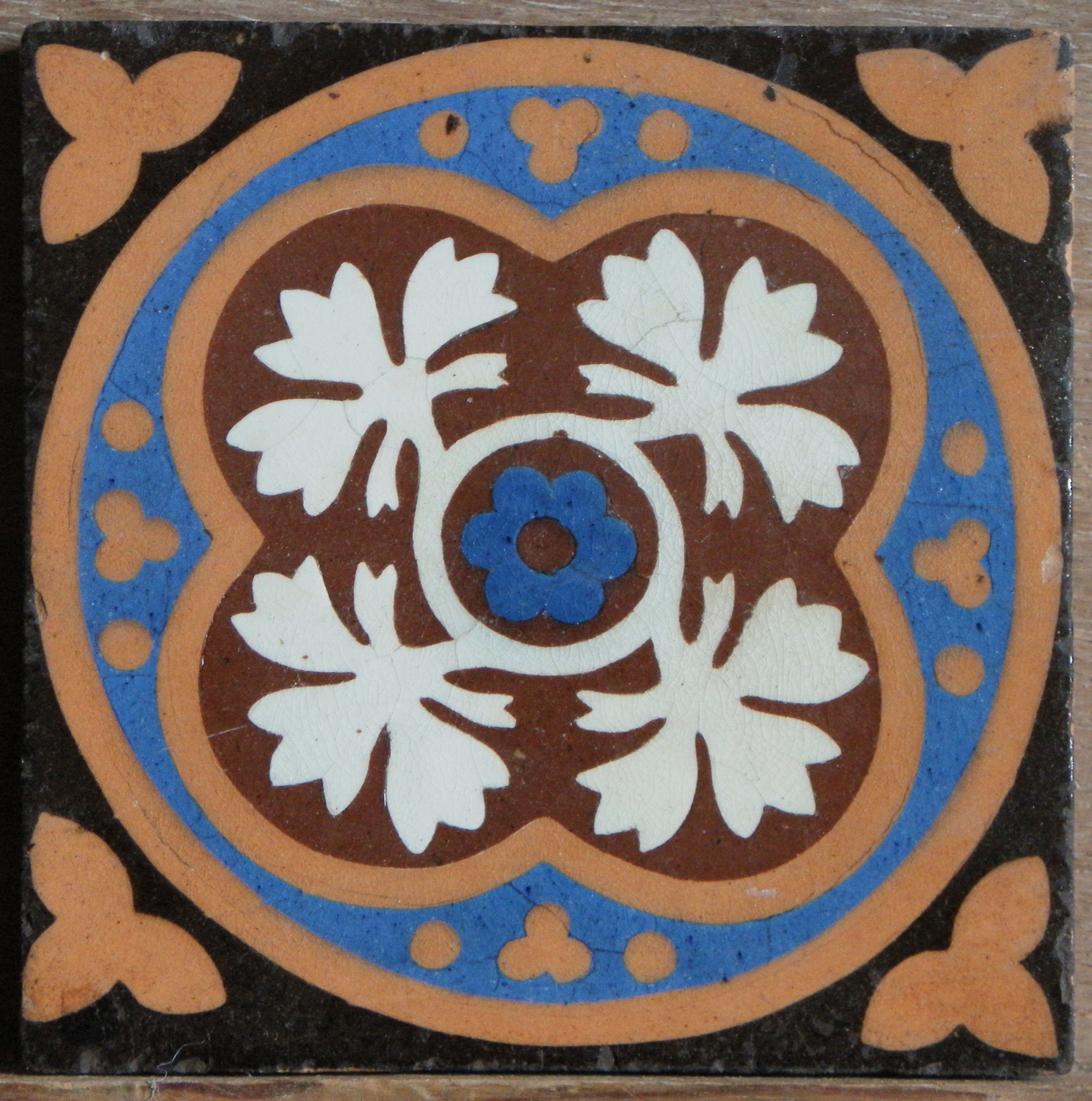 Oak leaves in an ordinal quatrefoil