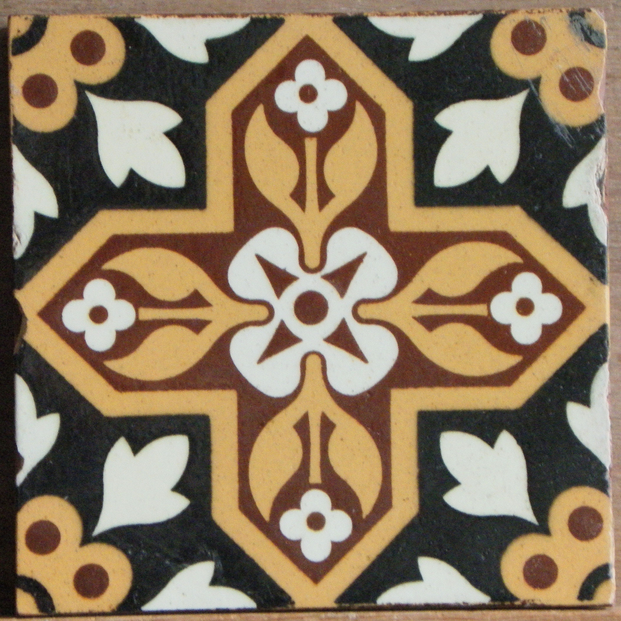 Cardinal floral cross