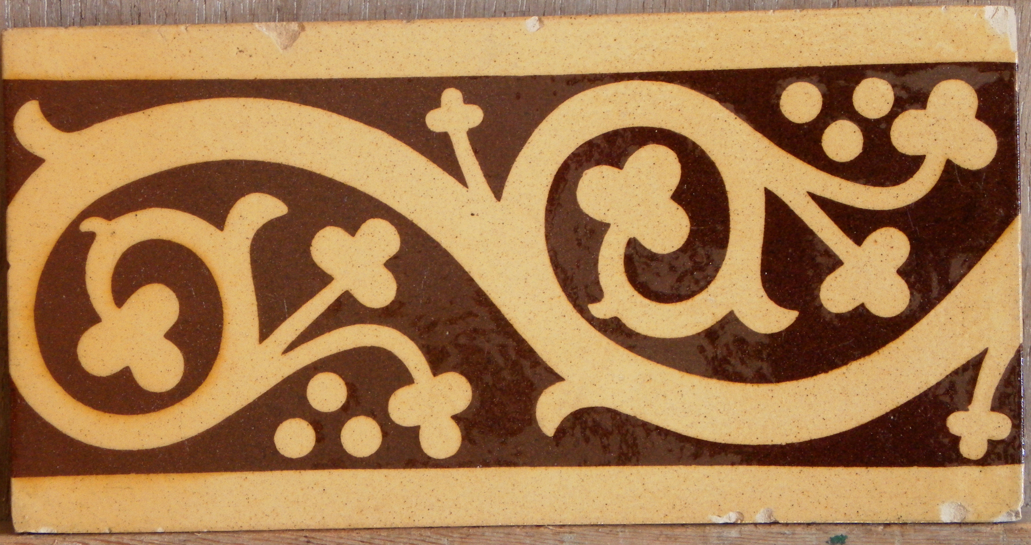 Scrolling vine by Godwin #2