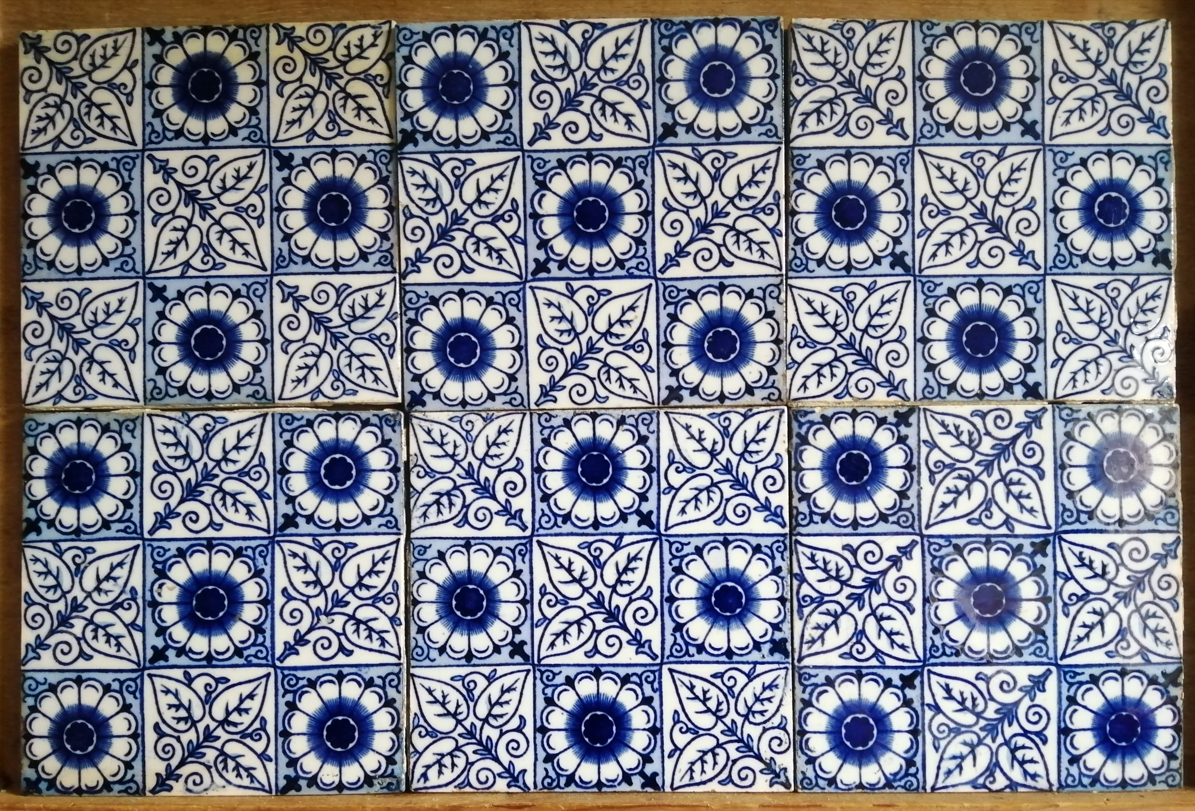 Six x blue flower diaper