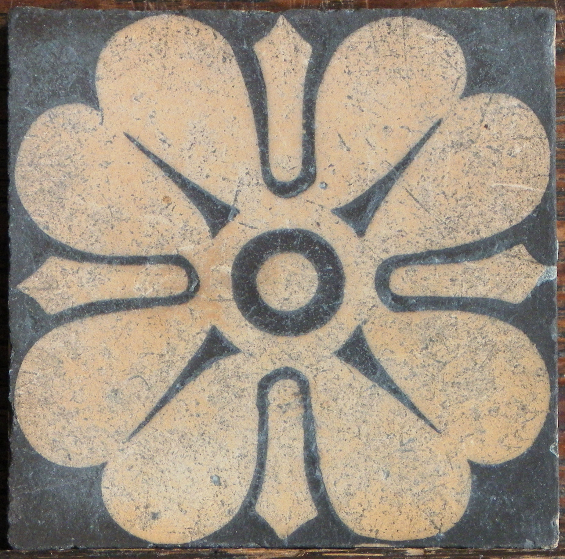 Cardinal floral cross