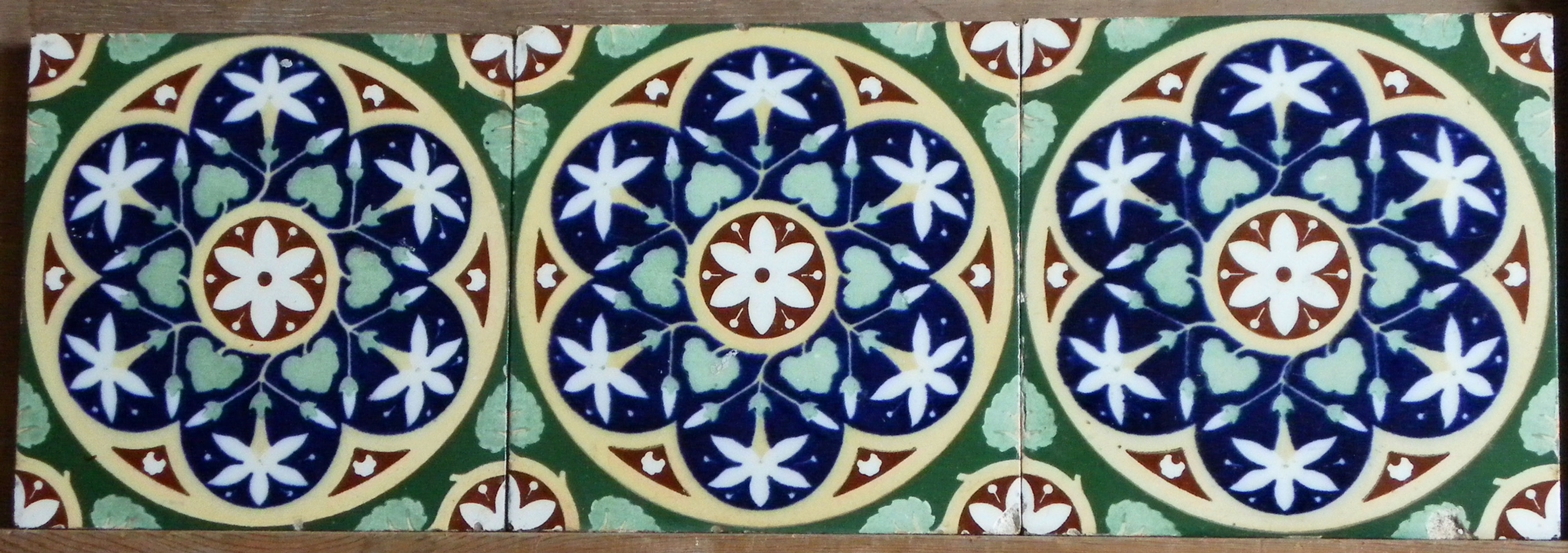 Three Pugin hexafoils
