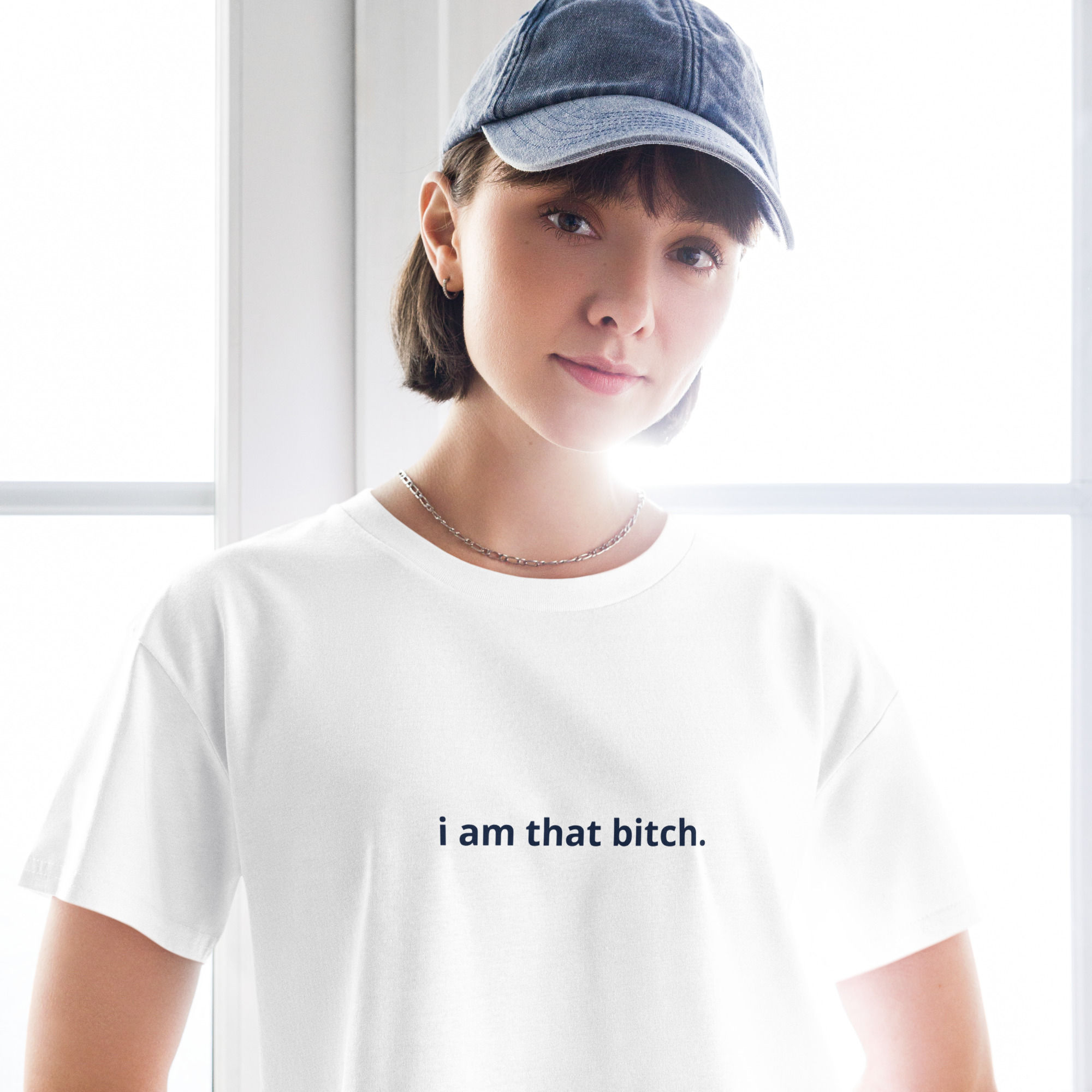 I am that bitch crop top