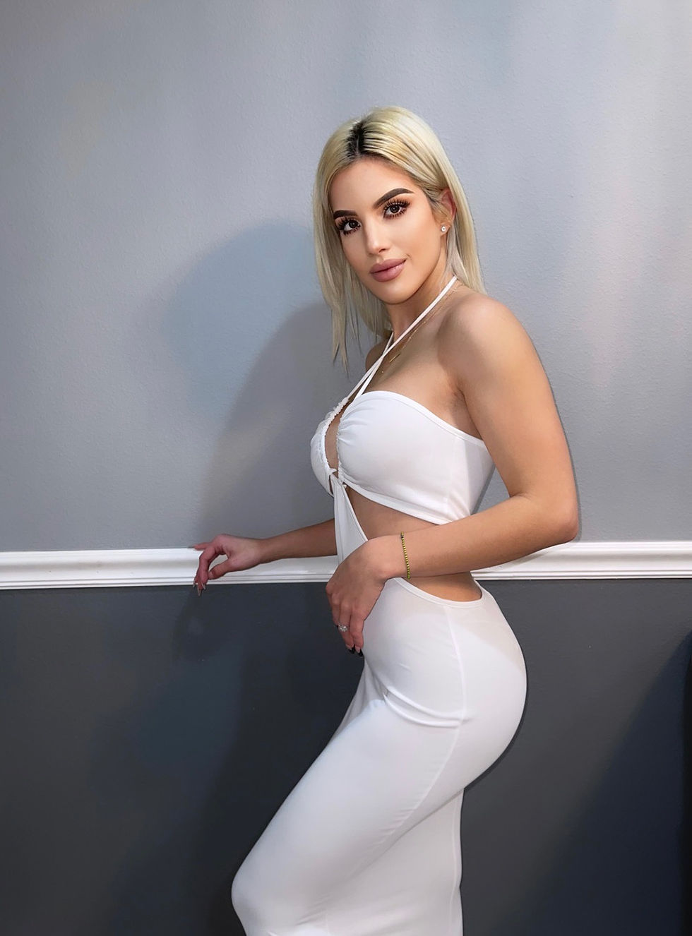 Thumbnail: Pearly White Dress