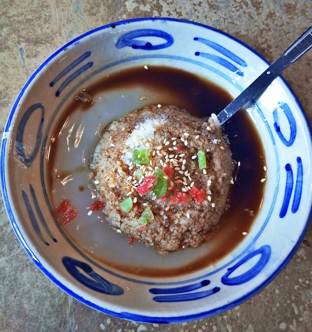 Lotus root starch with rice cake and brown sugar syrup