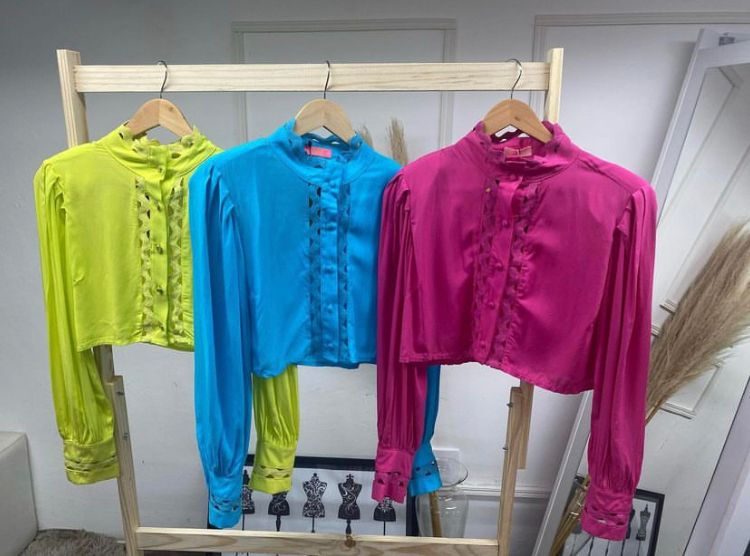 Miniatura: Blusa com detalhes