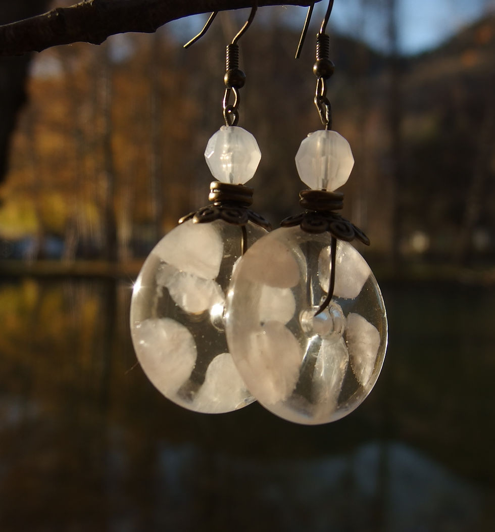 Boucle d'oreille Donuts  en resine avec du quartz rose