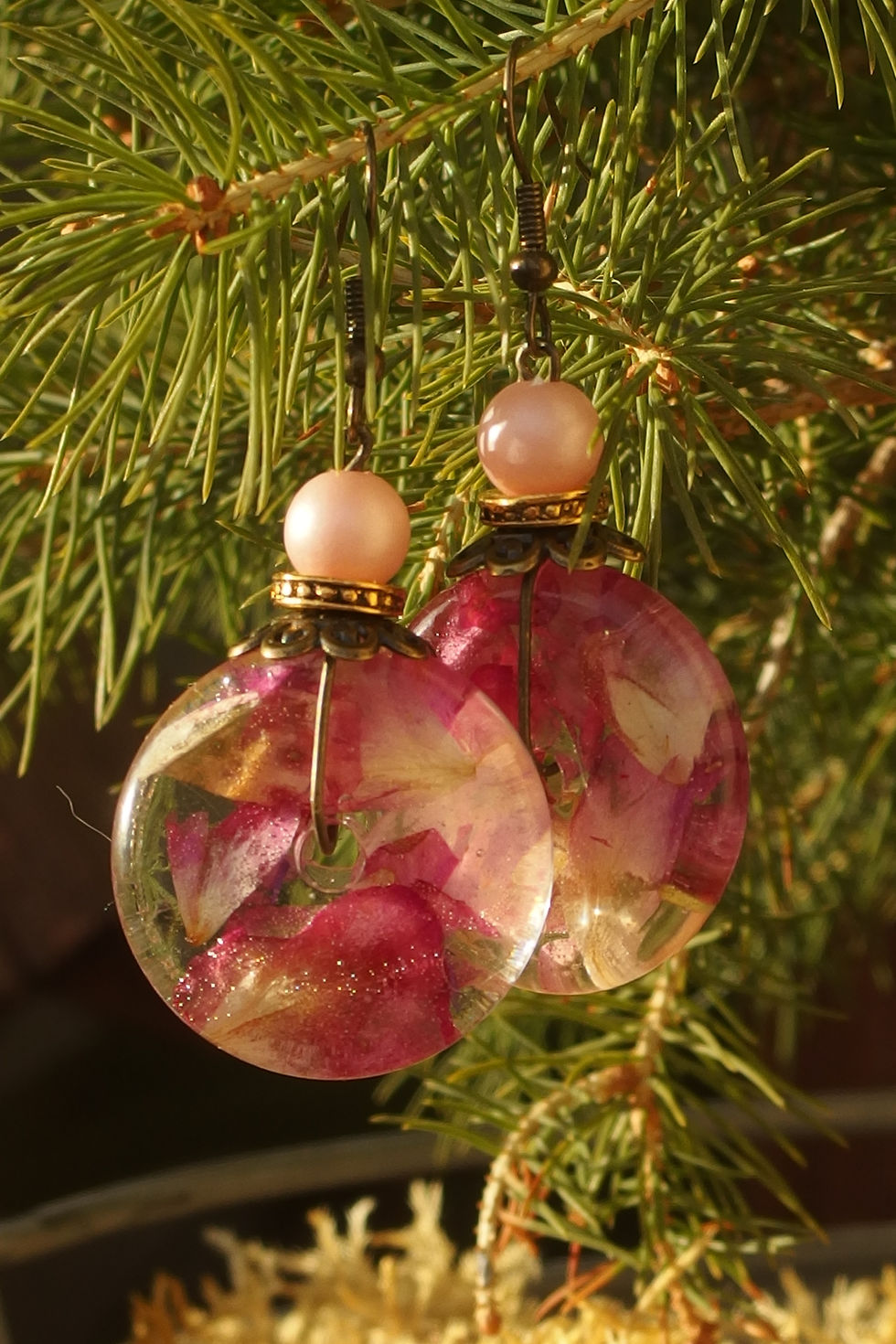 Boucles d'oreilles Donut pétales de roses et résine