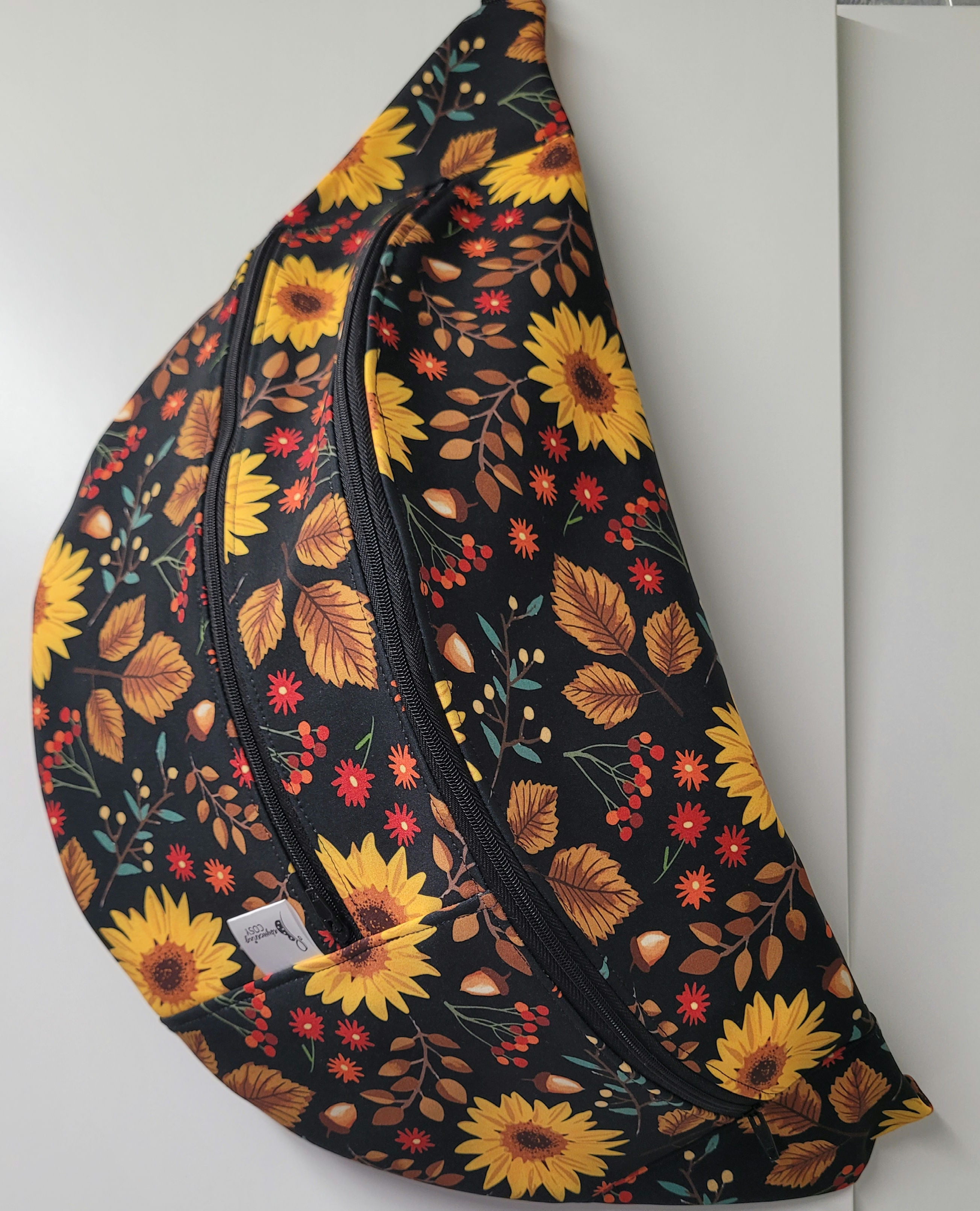 Autumn floral Large Bumbag-black zip