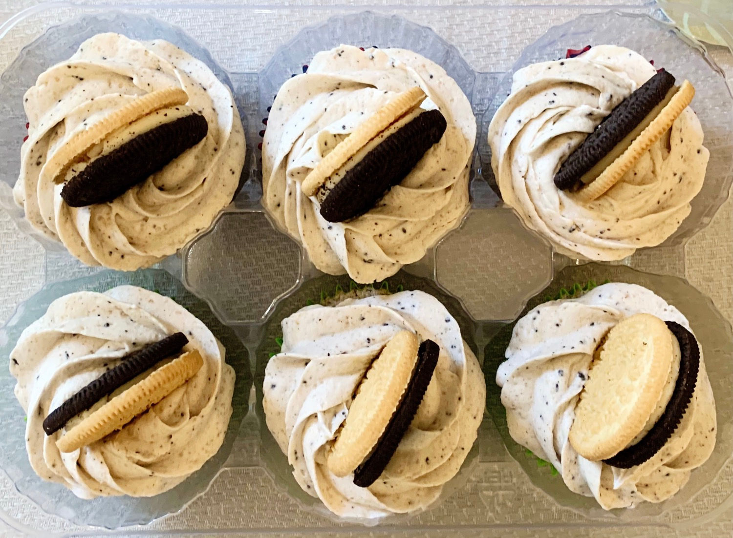 Cookies N Creme cupcakes Regular