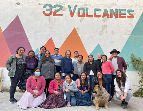 Group Photo at 32 Volcanes Clinic