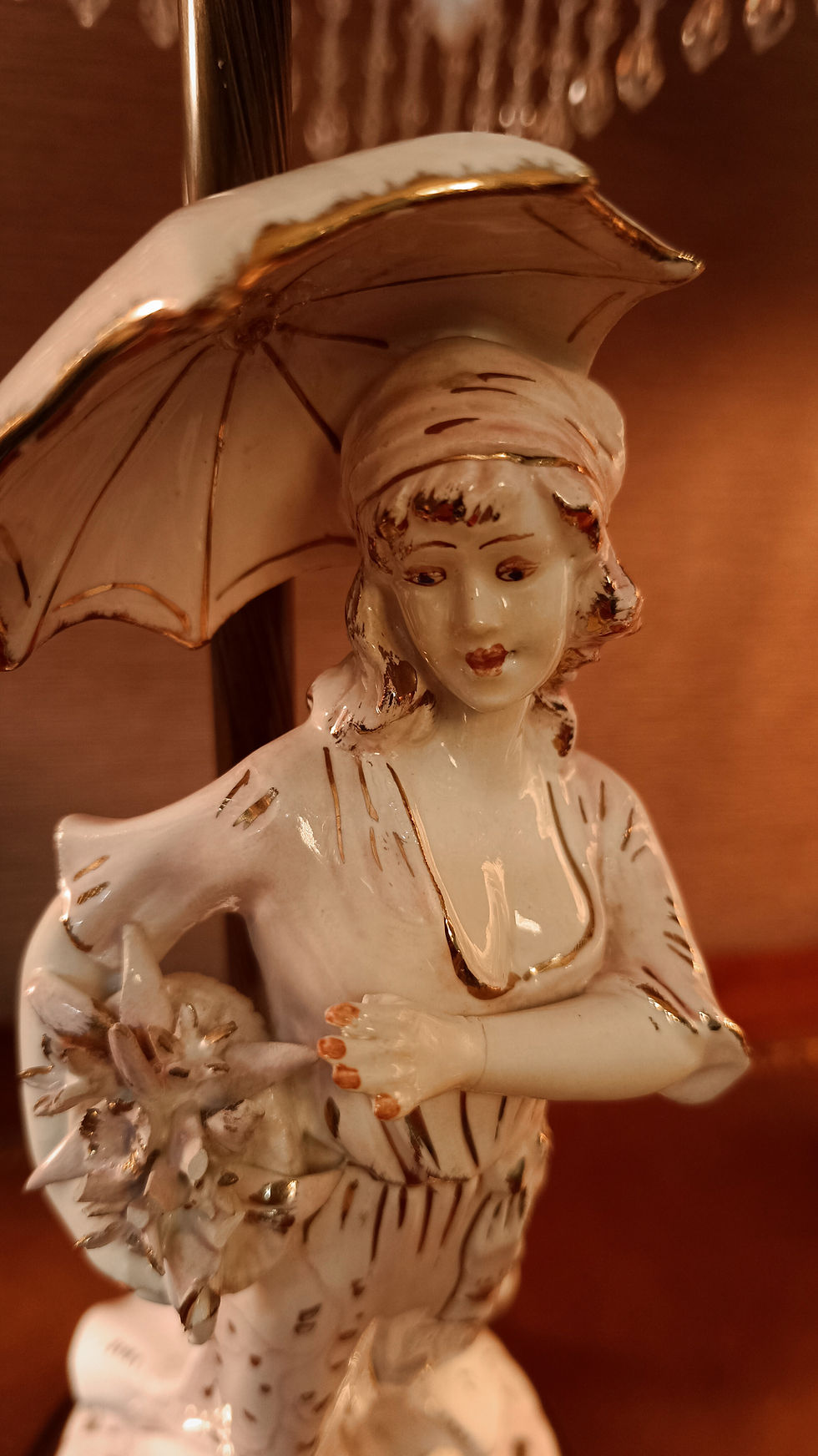 Miniature : Rosaline — Lampe ancienne en porcelaine figurative Belle Époque