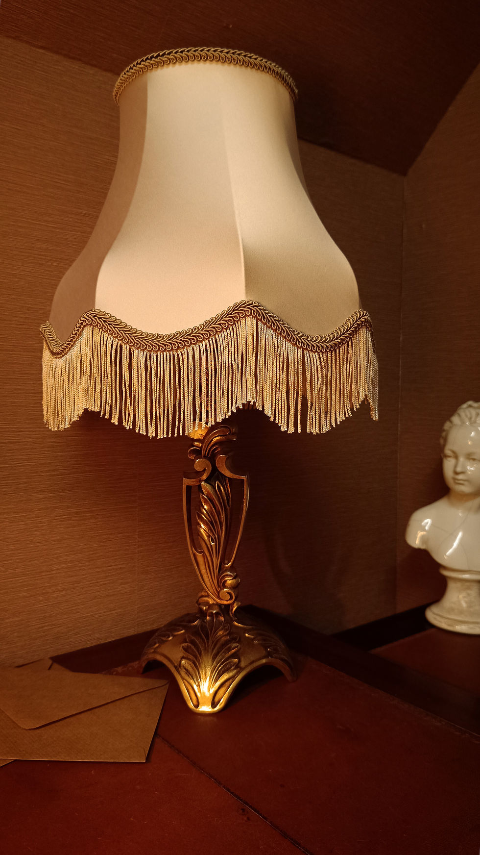 Miniature : Aurore — Lampe à franges inspirée de la Belle Époque