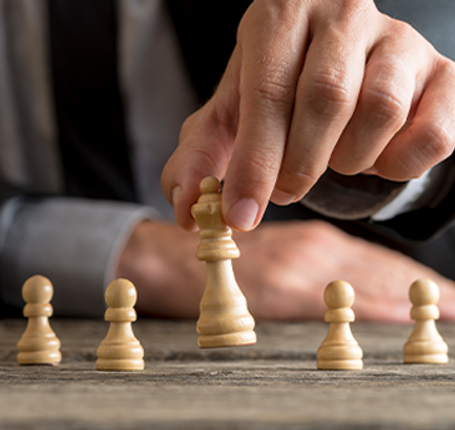 Partener strategici - gioco a scacchi con mossa vincente