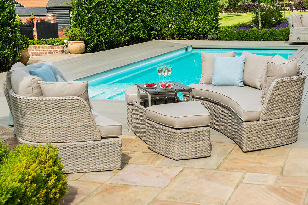 Thumbnail: Cotswold Daybed With Rising Table