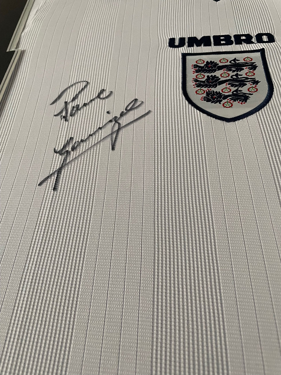 Thumbnail: Signed Paul Gascoigne England shirt With COA