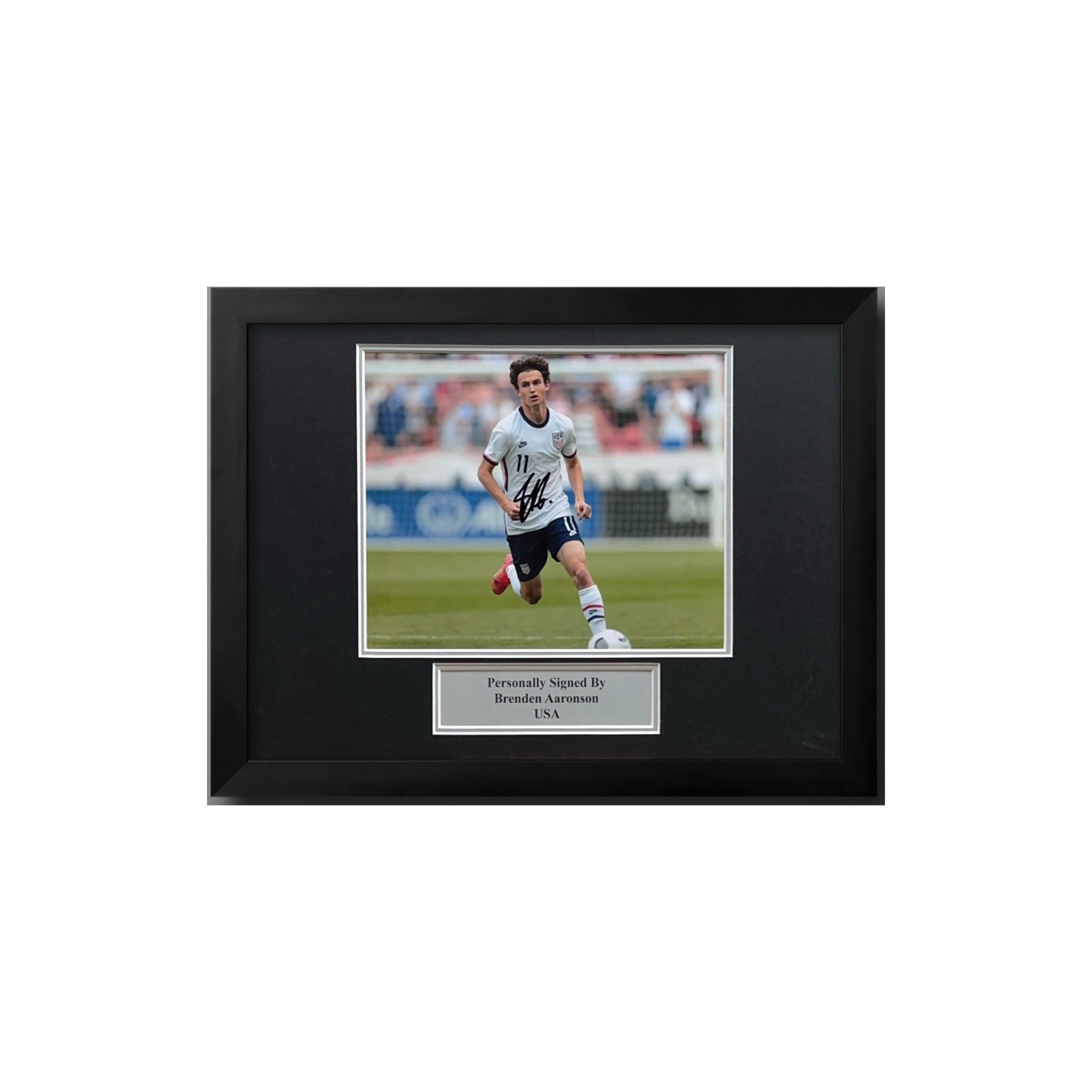Signed Brenden Aaronson Photo Dispaly 