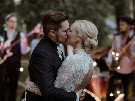 Pitkähihainen mallistopuku Heidi Kouvon upeissa kuvissa