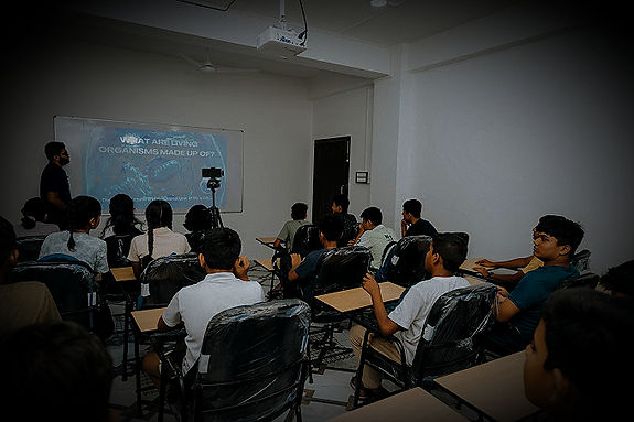 mentor eduverse classroom_edited.jpg