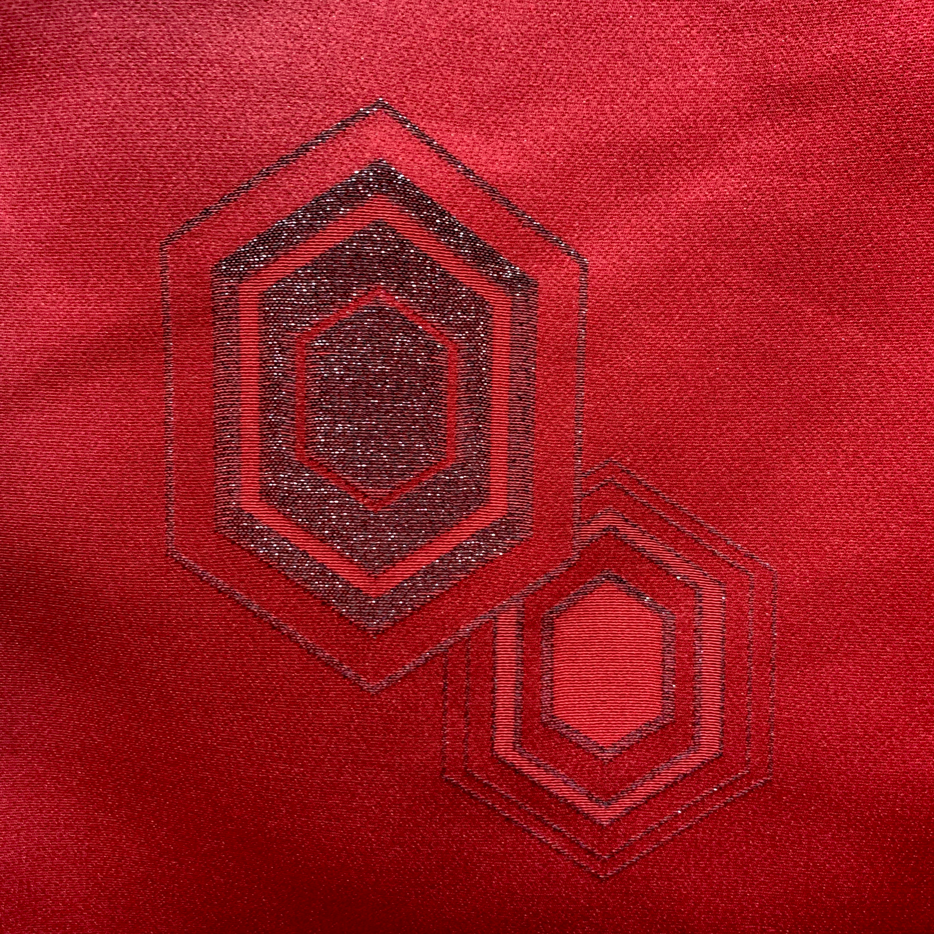 RED HAORI WITH HEXAGONAL PATTERN