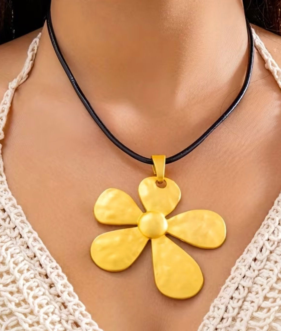 Flower pendant 