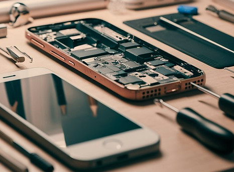 Bir cep telefonunun iç parçaları