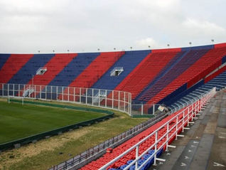... a Bragado sin hinchada ...