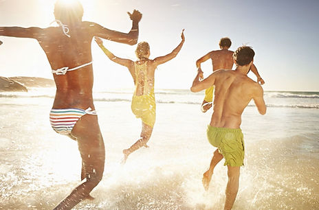 GTY_friends_beach_kab_150416_16x9_1600.j